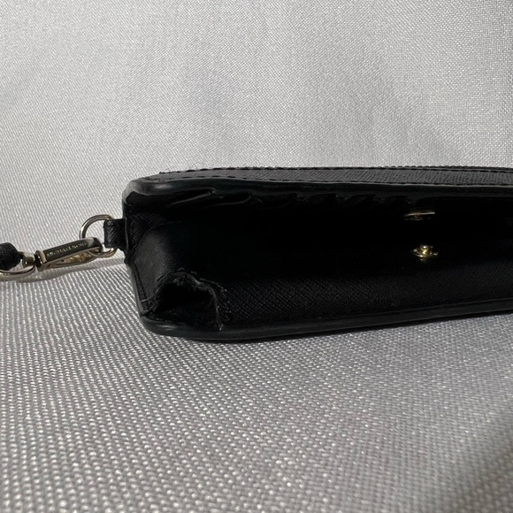 Micheal Kors wristlet/ wallet black 6 3/4 x 1 x 3 1/2 - Picture 7 of 12